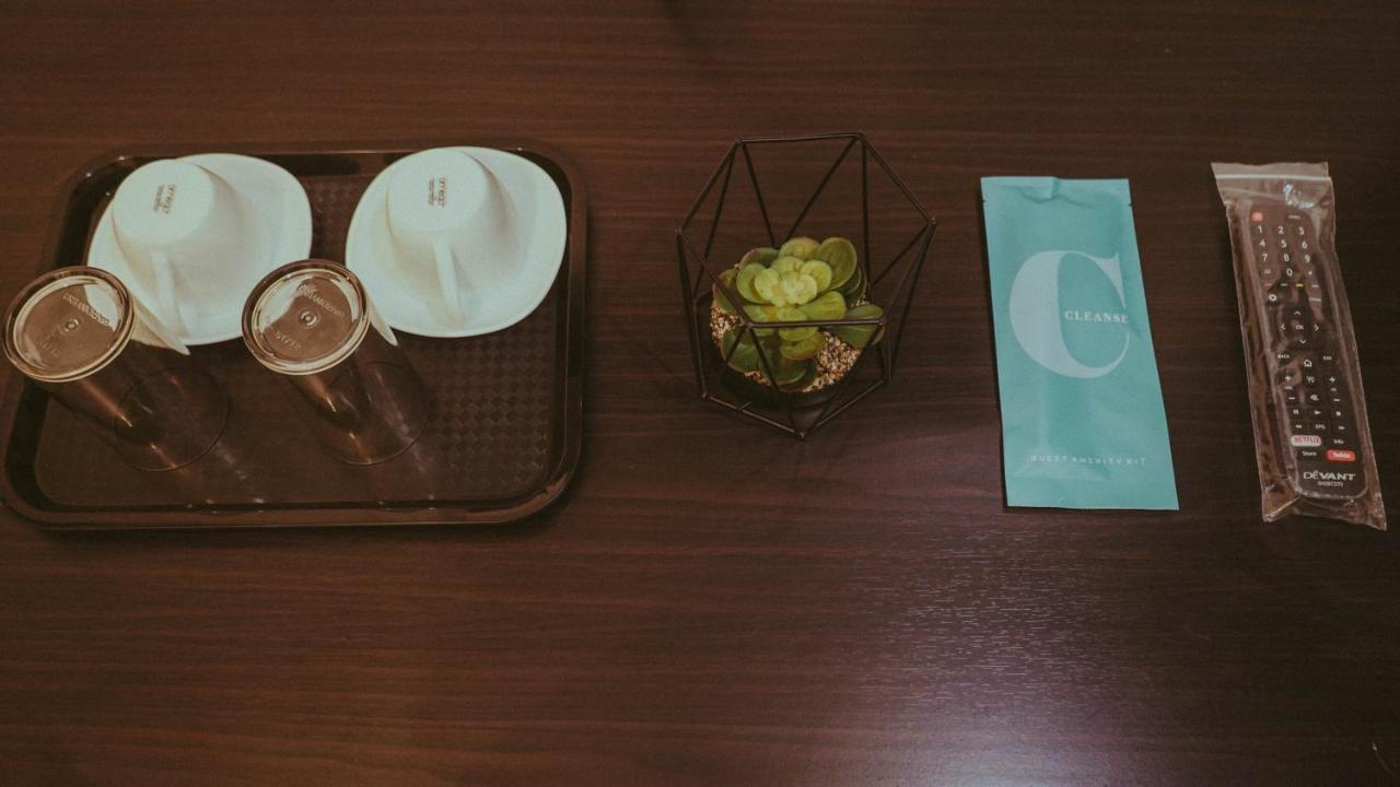 2428 Suites Urdaneta エクステリア 写真