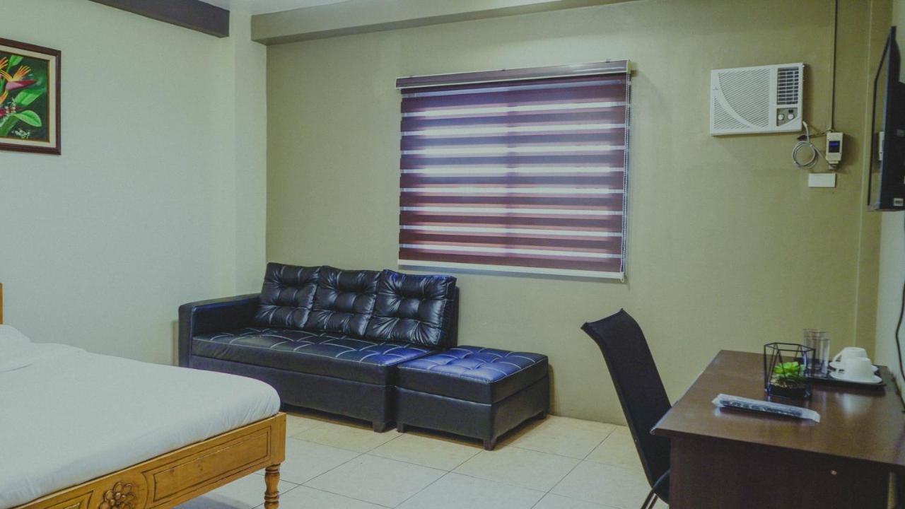 2428 Suites Urdaneta エクステリア 写真
