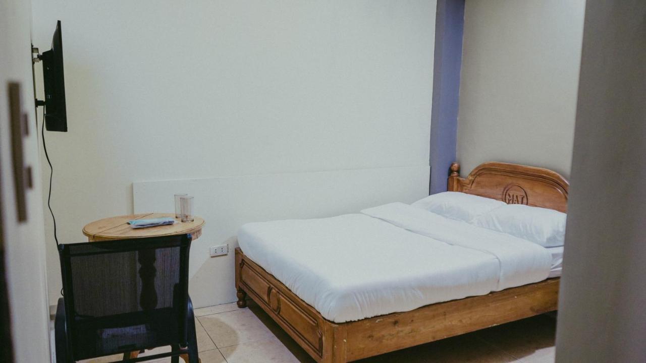 2428 Suites Urdaneta エクステリア 写真