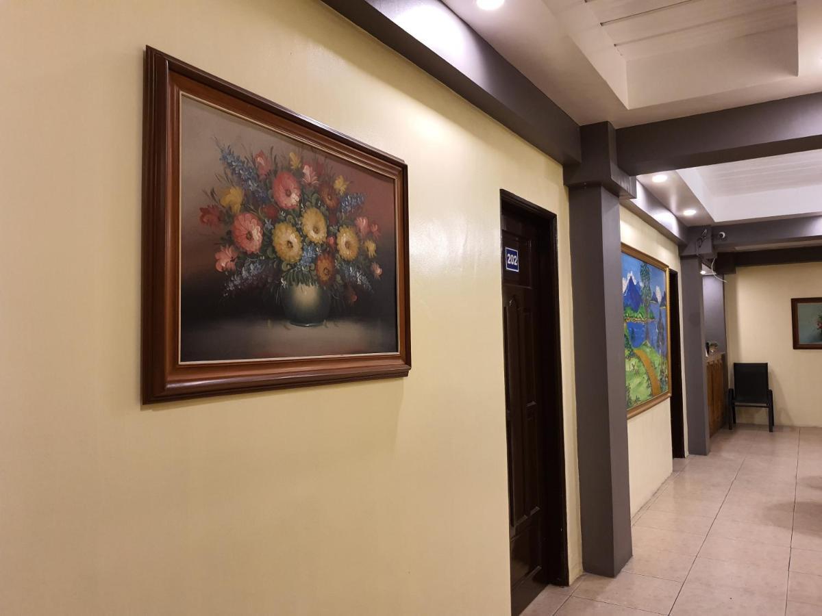 2428 Suites Urdaneta エクステリア 写真