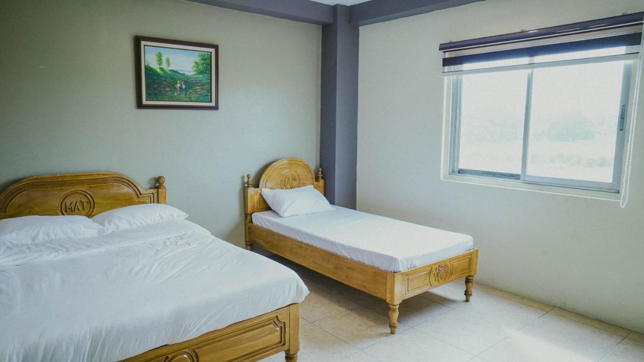 2428 Suites Urdaneta エクステリア 写真